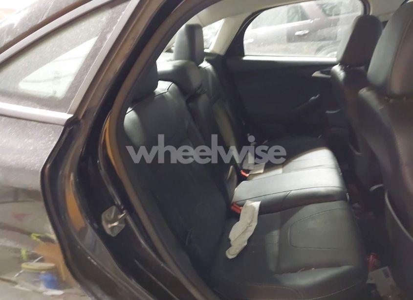 Photo 8 of 2014 Ford Focus SE (VIN 1FADP3F23EL209798)