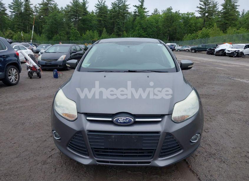 Photo 12 of 2014 Ford Focus SE (VIN 1FADP3F23EL215276)