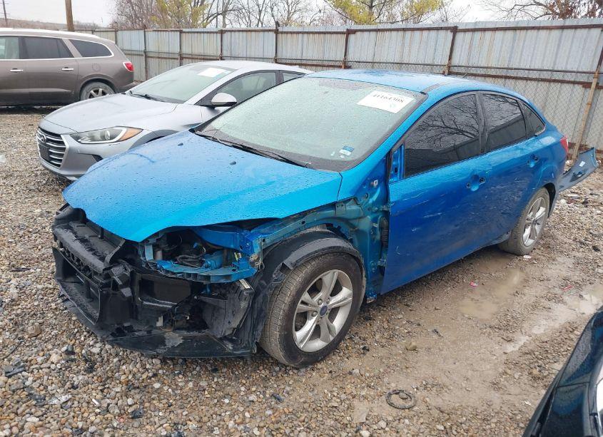 Photo 2 of 2014 Ford Focus SE (VIN 1FADP3F23EL217304)