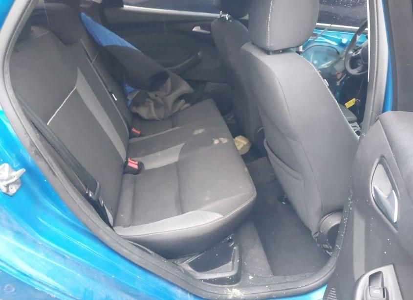 Photo 8 of 2014 Ford Focus SE (VIN 1FADP3F23EL217304)