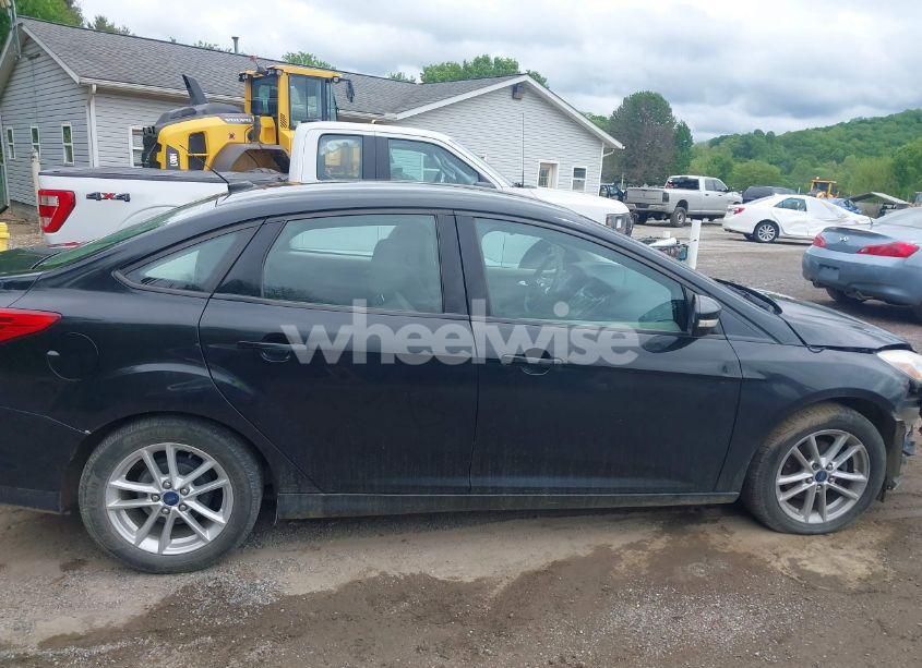 Photo 14 of 2014 Ford Focus SE (VIN 1FADP3F23EL222955)