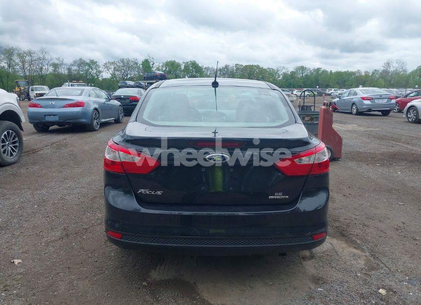 Photo 17 of 2014 Ford Focus SE (VIN 1FADP3F23EL222955)
