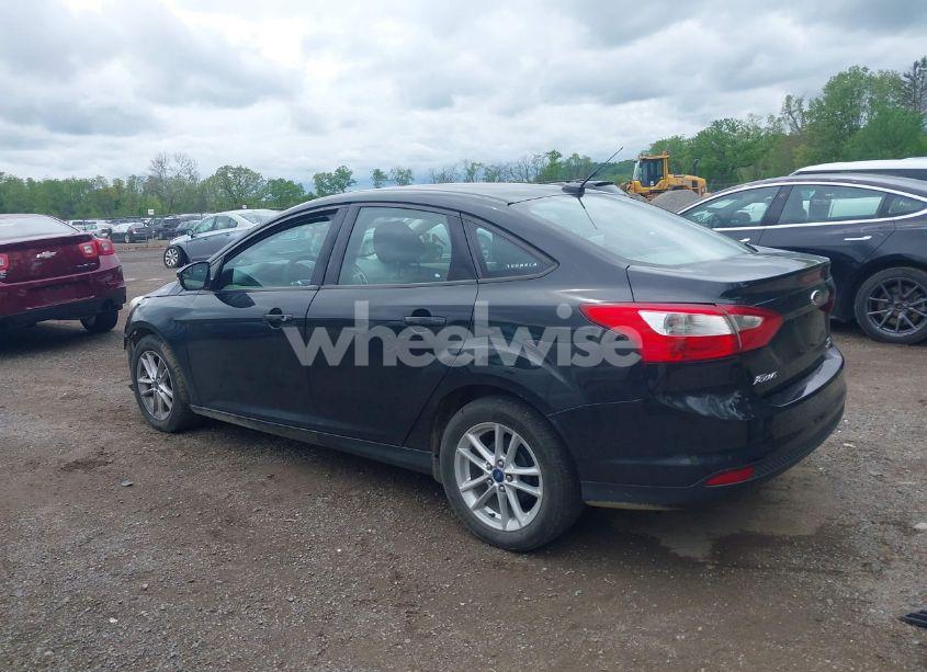 Photo 3 of 2014 Ford Focus SE (VIN 1FADP3F23EL222955)