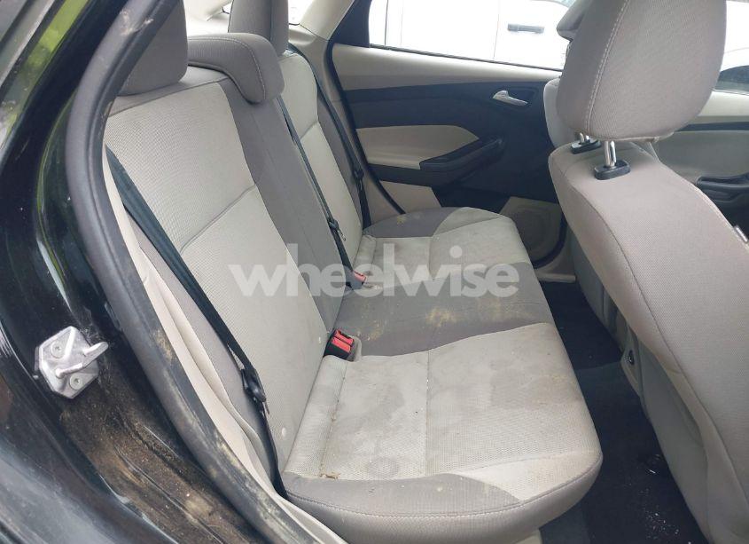 Photo 8 of 2014 Ford Focus SE (VIN 1FADP3F23EL222955)