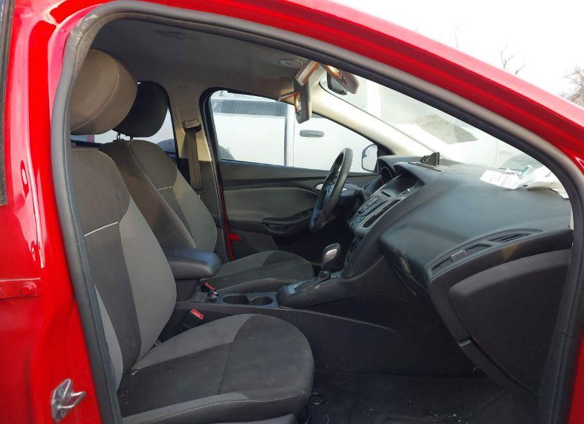 Photo 5 of 2014 Ford Focus SE (VIN 1FADP3F23EL237679)