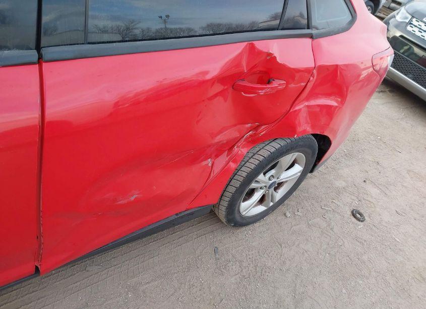 Photo 6 of 2014 Ford Focus SE (VIN 1FADP3F23EL237679)