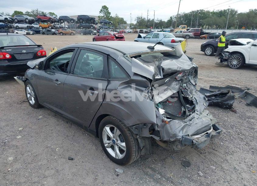 Photo 3 of 2014 Ford Focus SE (VIN 1FADP3F23EL247578)