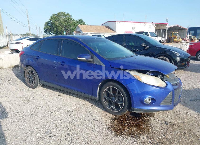2014 Ford Focus SE (VIN 1FADP3F23EL252067) main photo