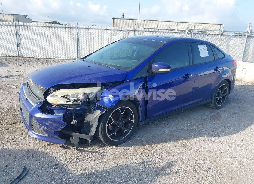 Photo 2 of 2014 Ford Focus SE (VIN 1FADP3F23EL252067)