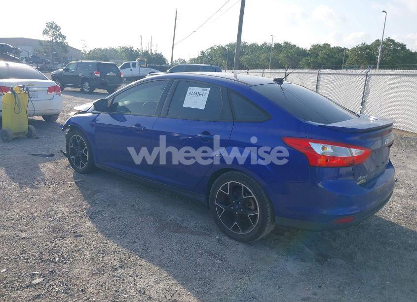 Photo 3 of 2014 Ford Focus SE (VIN 1FADP3F23EL252067)