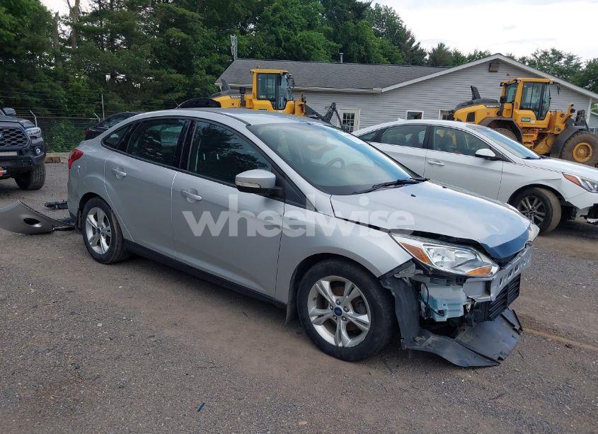 2014 Ford Focus SE (VIN 1FADP3F23EL280502) main photo