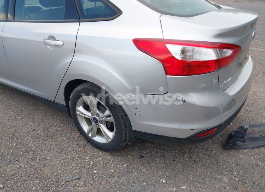 Photo 13 of 2014 Ford Focus SE (VIN 1FADP3F23EL280502)