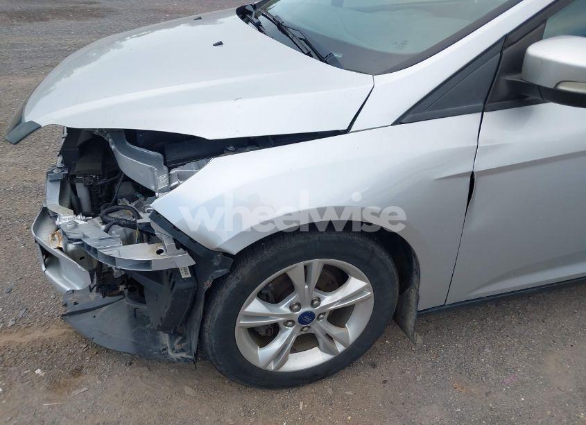 Photo 14 of 2014 Ford Focus SE (VIN 1FADP3F23EL280502)