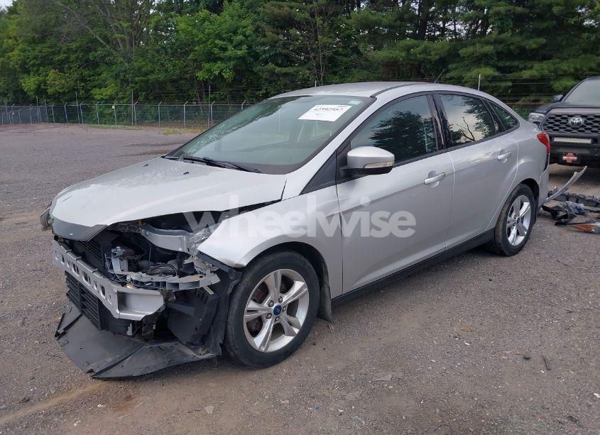 Photo 2 of 2014 Ford Focus SE (VIN 1FADP3F23EL280502)