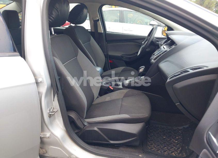 Photo 5 of 2014 Ford Focus SE (VIN 1FADP3F23EL280502)