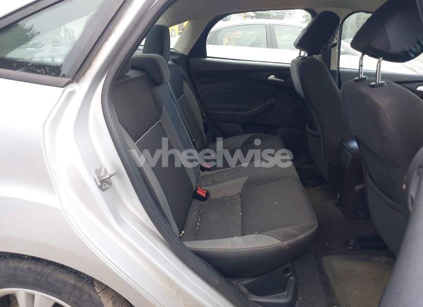 Photo 8 of 2014 Ford Focus SE (VIN 1FADP3F23EL280502)