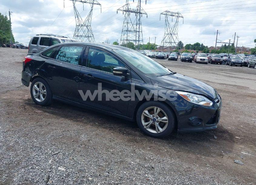 2014 Ford Focus SE (VIN 1FADP3F23EL307360) main photo