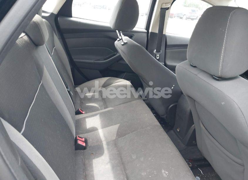 Photo 8 of 2014 Ford Focus SE (VIN 1FADP3F23EL307360)