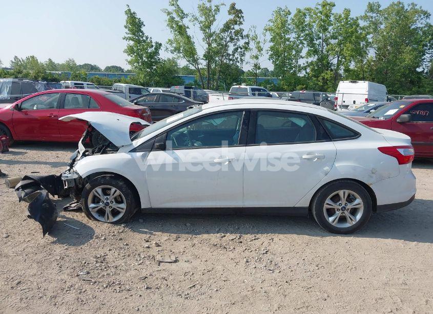 Photo 15 of 2014 Ford Focus SE (VIN 1FADP3F23EL320576)