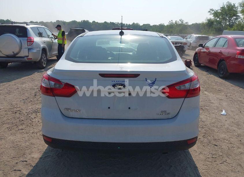 Photo 17 of 2014 Ford Focus SE (VIN 1FADP3F23EL320576)