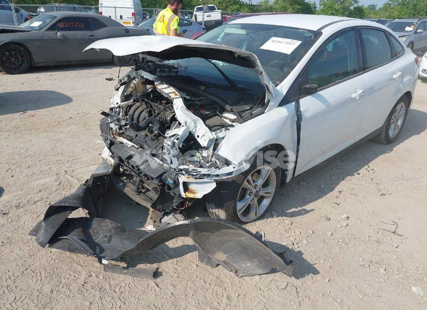 Photo 6 of 2014 Ford Focus SE (VIN 1FADP3F23EL320576)