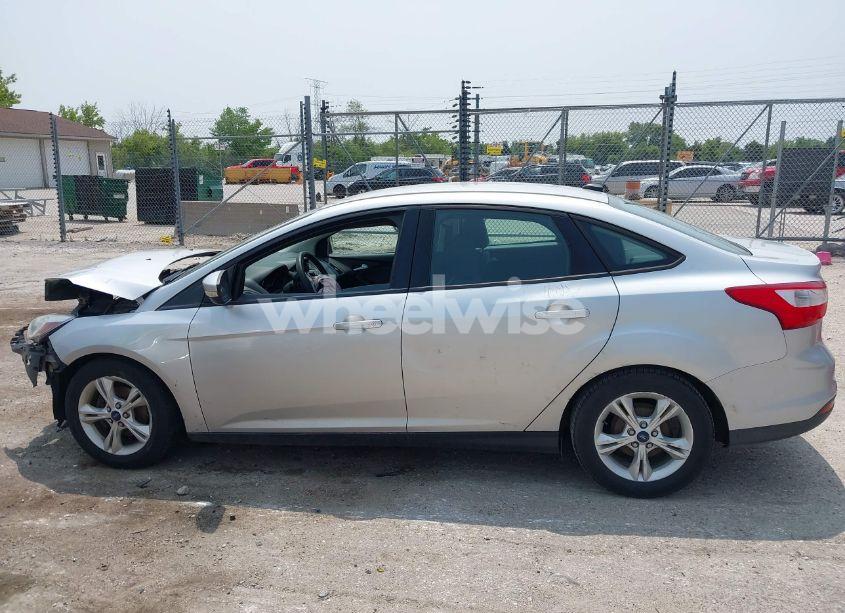 Photo 14 of 2014 Ford Focus SE (VIN 1FADP3F23EL334753)