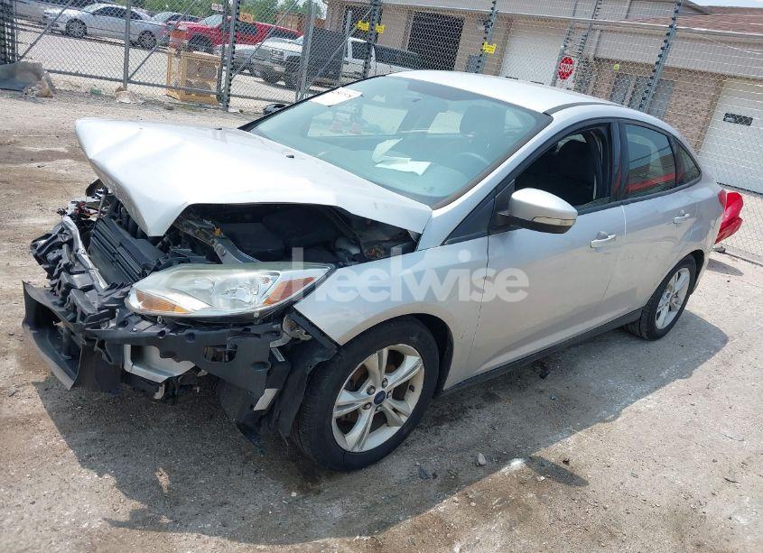 Photo 2 of 2014 Ford Focus SE (VIN 1FADP3F23EL334753)