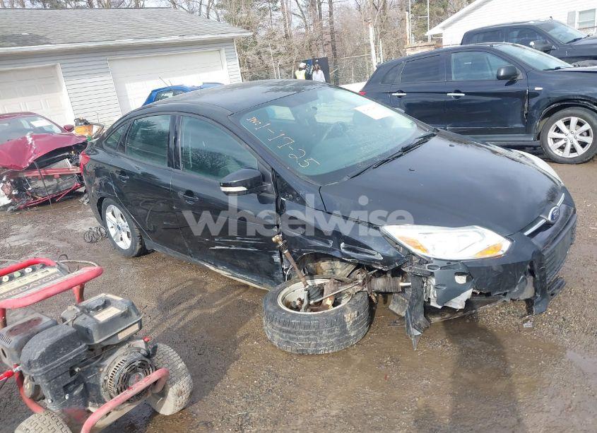 2014 Ford Focus SE (VIN 1FADP3F23EL339984) main photo