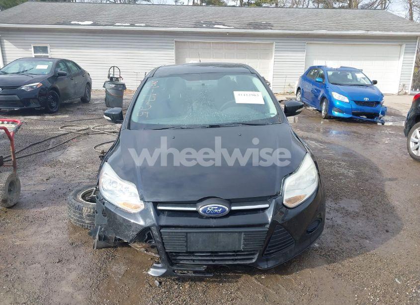 Photo 13 of 2014 Ford Focus SE (VIN 1FADP3F23EL339984)