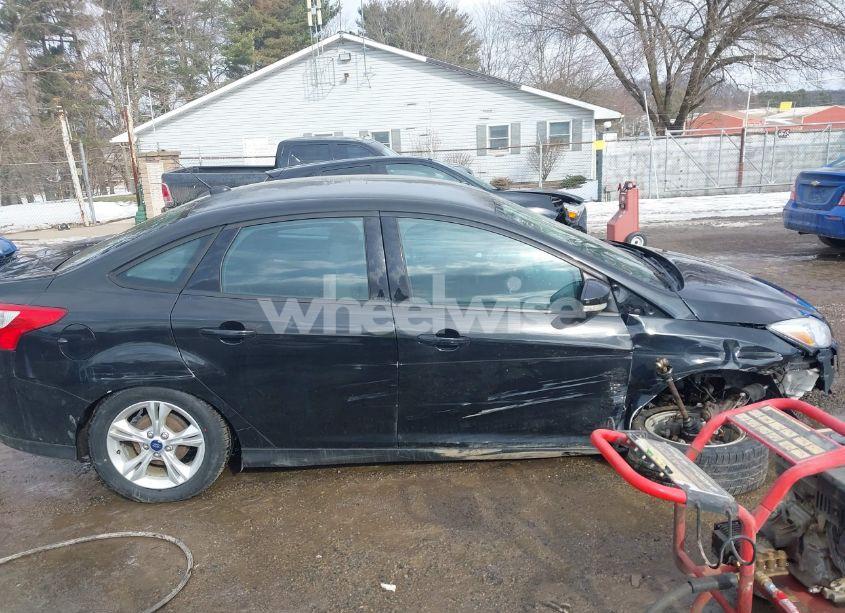 Photo 14 of 2014 Ford Focus SE (VIN 1FADP3F23EL339984)