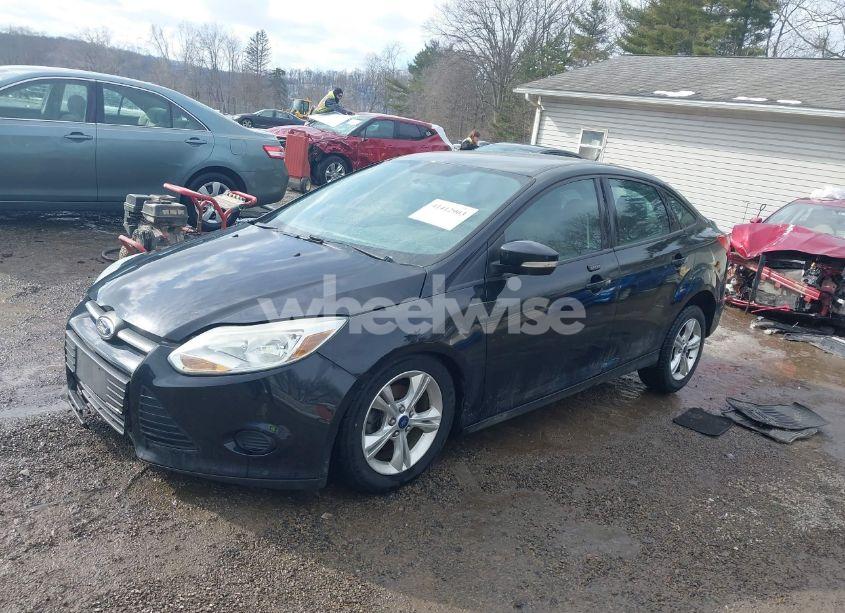 Photo 2 of 2014 Ford Focus SE (VIN 1FADP3F23EL339984)