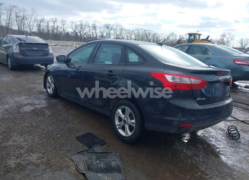 Photo 3 of 2014 Ford Focus SE (VIN 1FADP3F23EL339984)