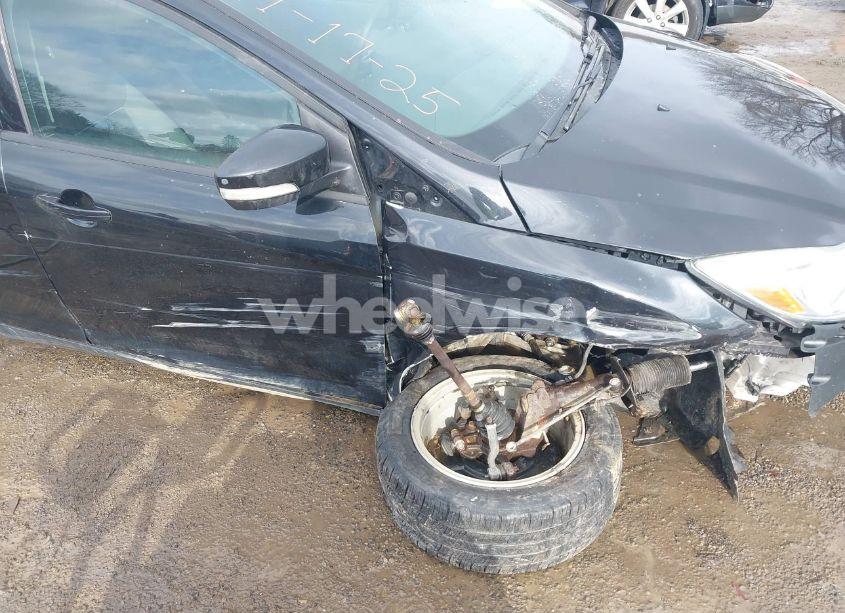 Photo 6 of 2014 Ford Focus SE (VIN 1FADP3F23EL339984)