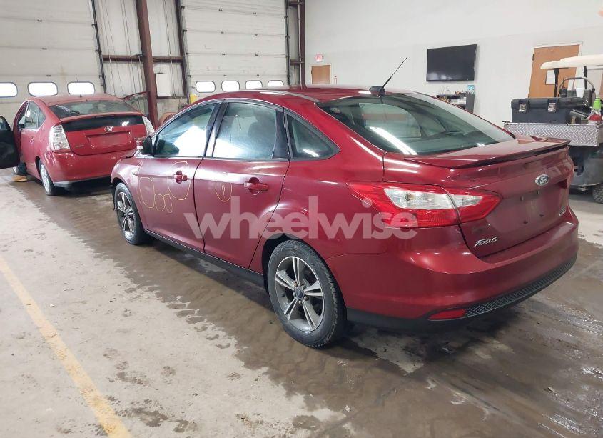 Photo 3 of 2014 Ford Focus SE (VIN 1FADP3F23EL340360)