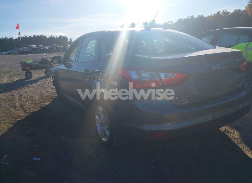 Photo 3 of 2014 Ford Focus SE (VIN 1FADP3F23EL344229)