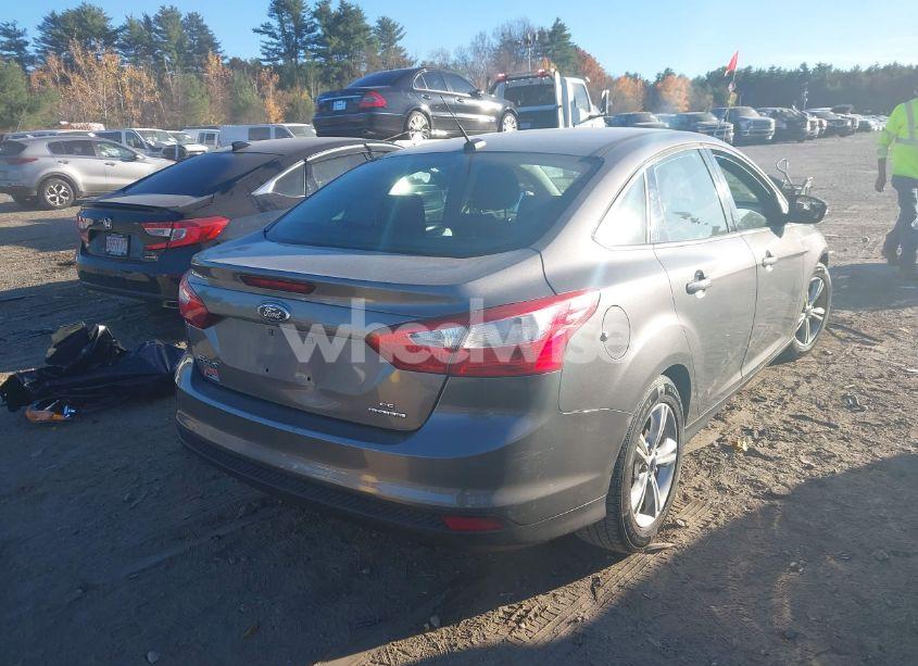 Photo 4 of 2014 Ford Focus SE (VIN 1FADP3F23EL344229)