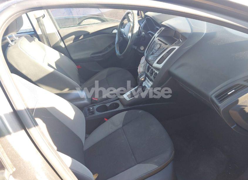 Photo 5 of 2014 Ford Focus SE (VIN 1FADP3F23EL344229)