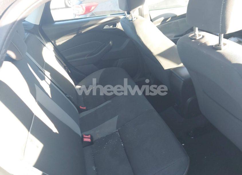 Photo 8 of 2014 Ford Focus SE (VIN 1FADP3F23EL344229)