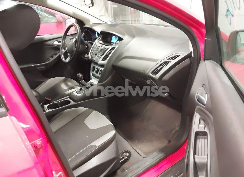 Photo 5 of 2014 Ford Focus SE (VIN 1FADP3F23EL344361)