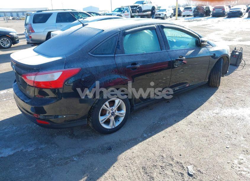 Photo 4 of 2014 Ford Focus SE (VIN 1FADP3F23EL347311)