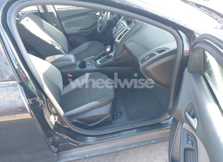 Photo 5 of 2014 Ford Focus SE (VIN 1FADP3F23EL347311)