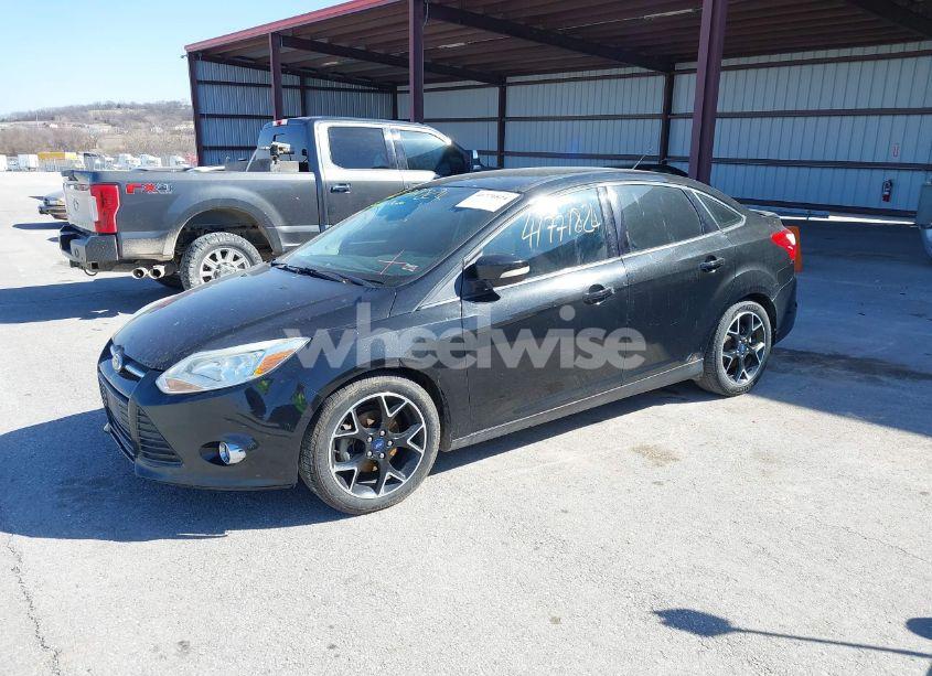 Photo 2 of 2014 Ford Focus SE (VIN 1FADP3F23EL355117)