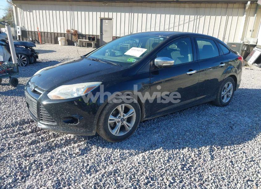 Photo 2 of 2014 Ford Focus SE (VIN 1FADP3F23EL361550)