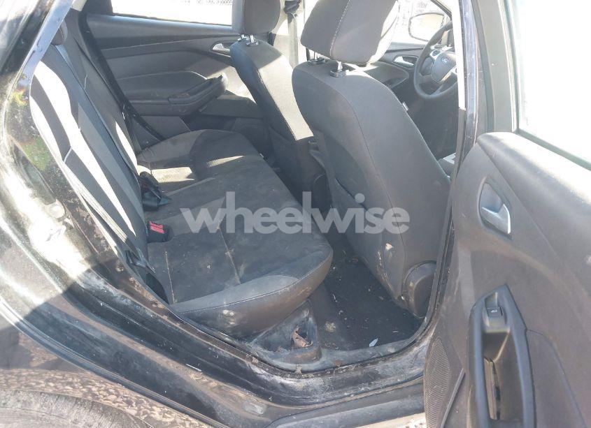 Photo 8 of 2014 Ford Focus SE (VIN 1FADP3F23EL361550)