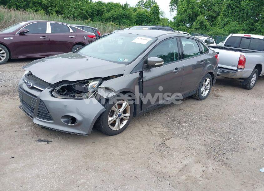 Photo 2 of 2014 Ford Focus SE (VIN 1FADP3F23EL366943)