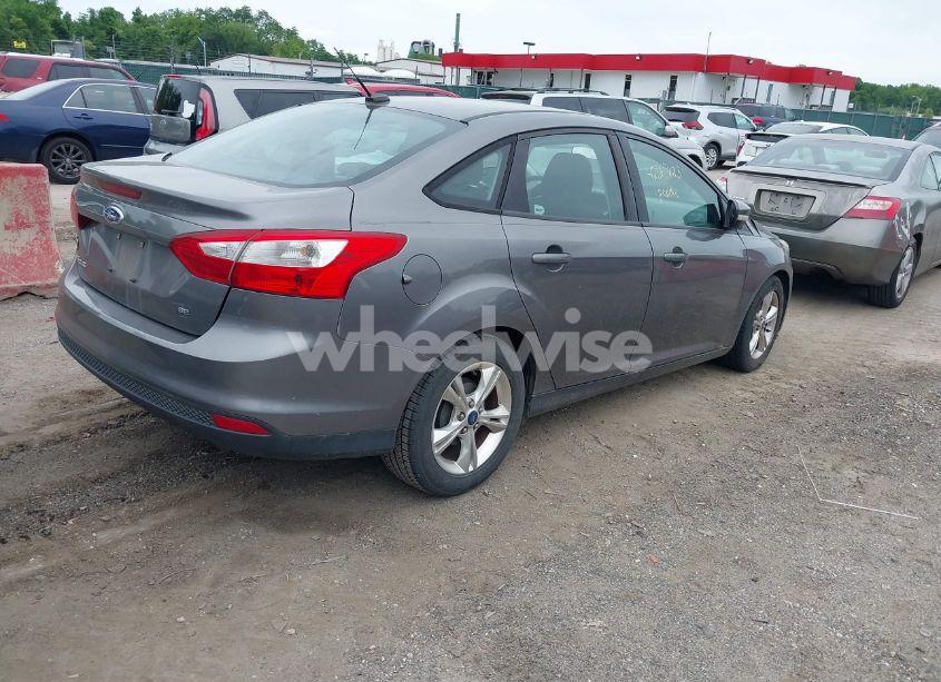 Photo 4 of 2014 Ford Focus SE (VIN 1FADP3F23EL366943)