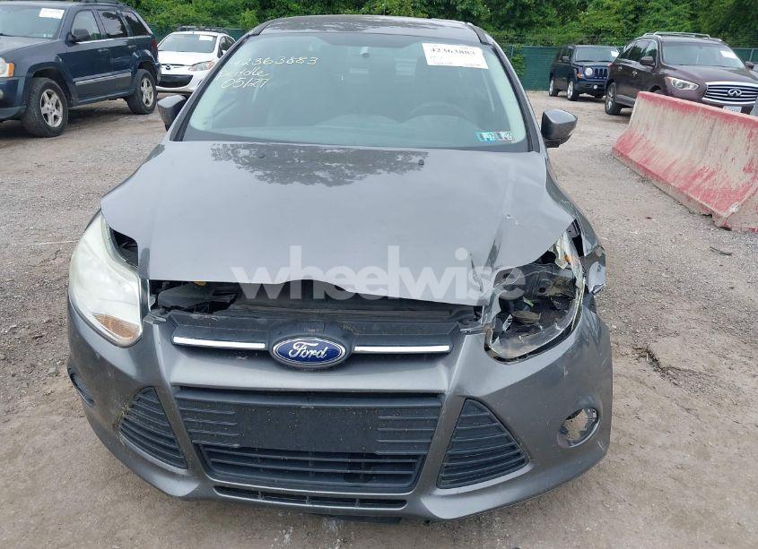 Photo 6 of 2014 Ford Focus SE (VIN 1FADP3F23EL366943)