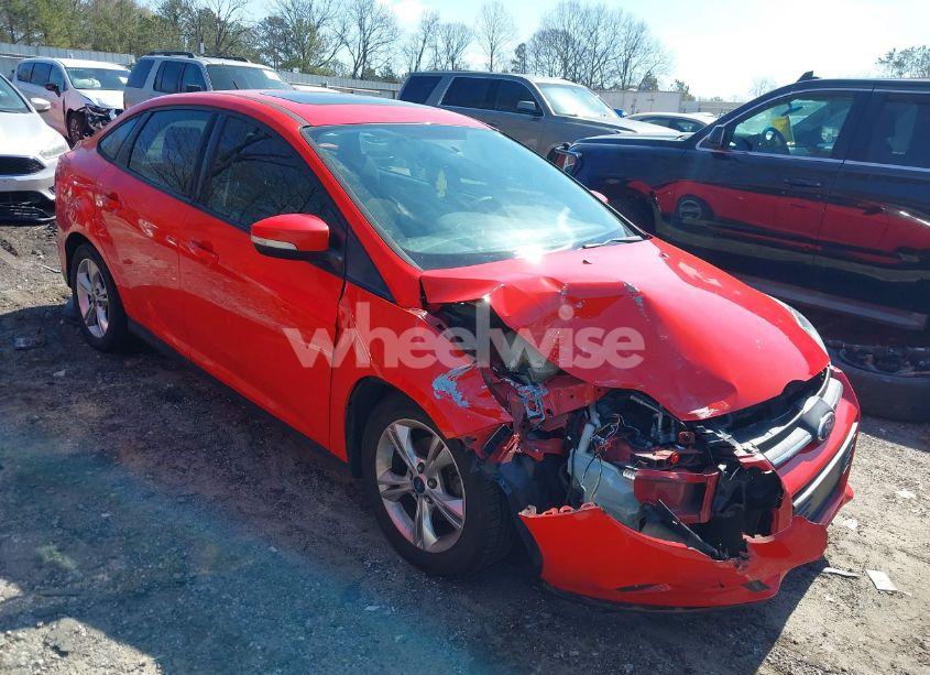 2014 Ford Focus SE (VIN 1FADP3F23EL367736) main photo