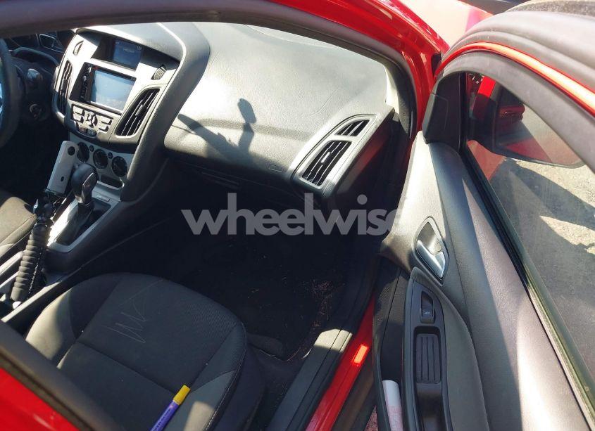 Photo 5 of 2014 Ford Focus SE (VIN 1FADP3F23EL367736)