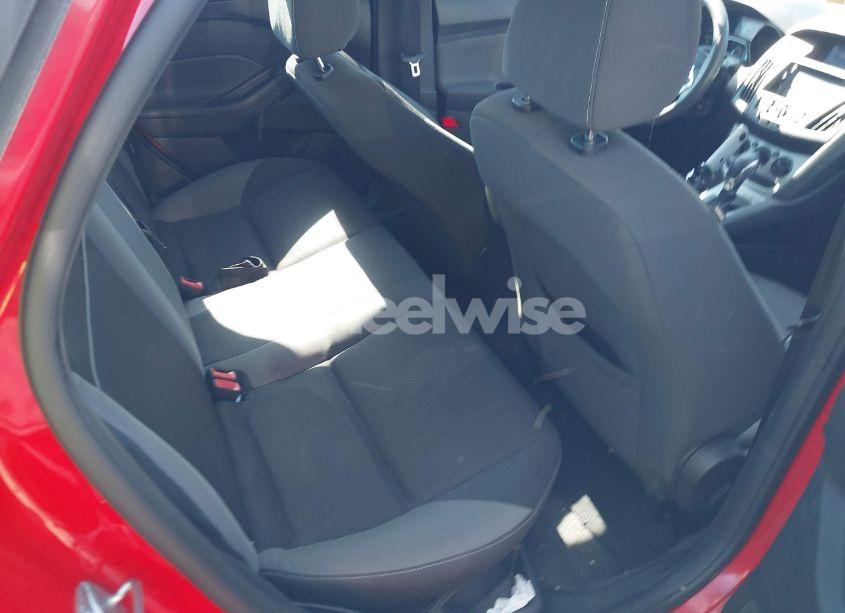 Photo 8 of 2014 Ford Focus SE (VIN 1FADP3F23EL367736)